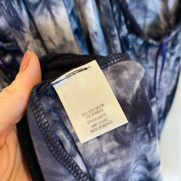 Francesca’s Blue Rain Tie Dye Romper NWT Large Pockets - Picture 6 of 6